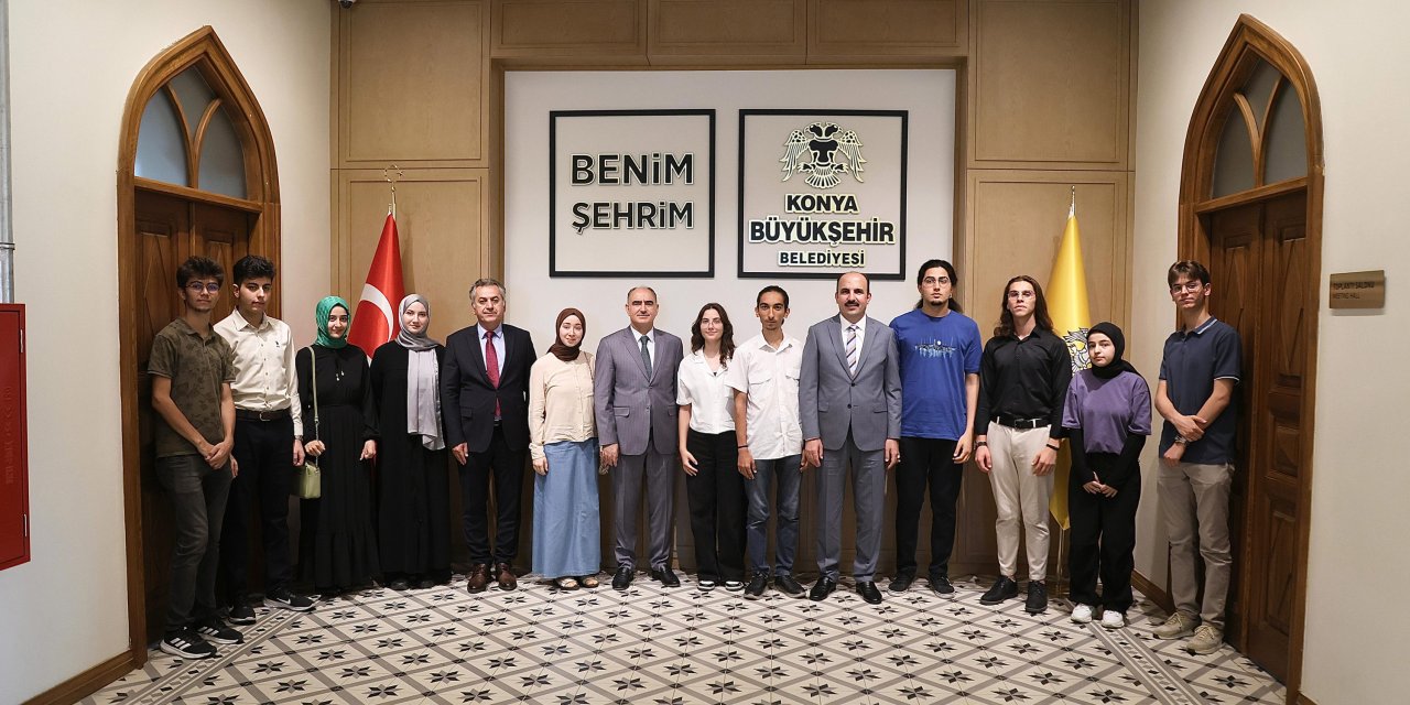 Konya'nın gururu olan öğrenciler, Vali Özkan ile buluştu