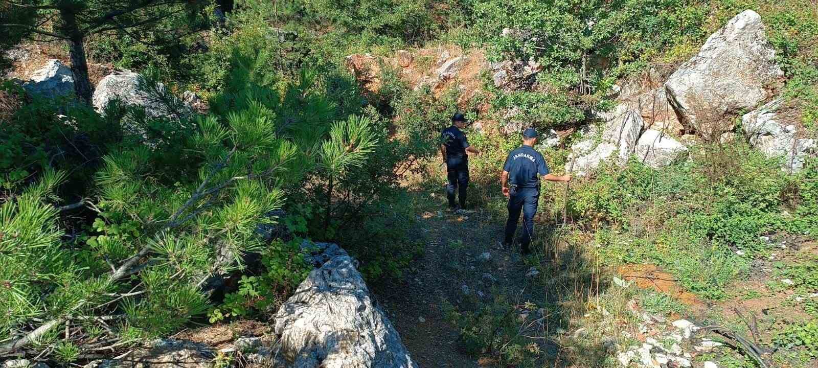 Ormanda toprağa gömülmüş naylona sarılı ceset bulundu