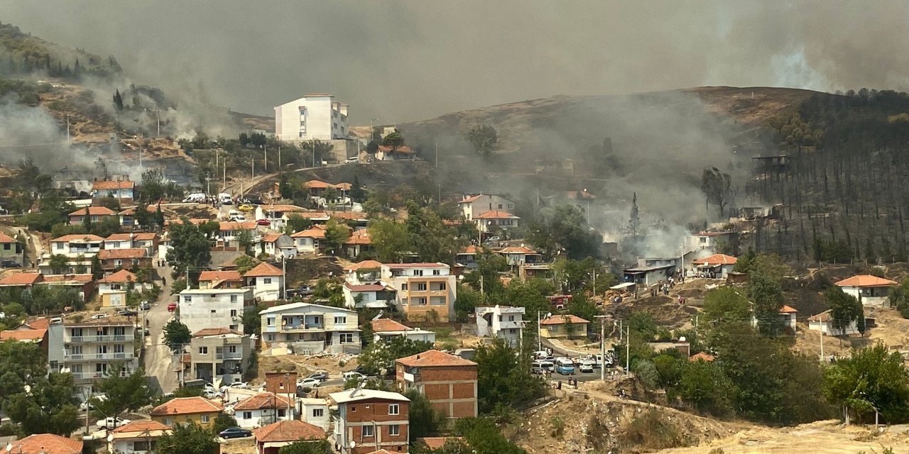 Dağda çıkan yangın yerleşim yerlerine sıçradı