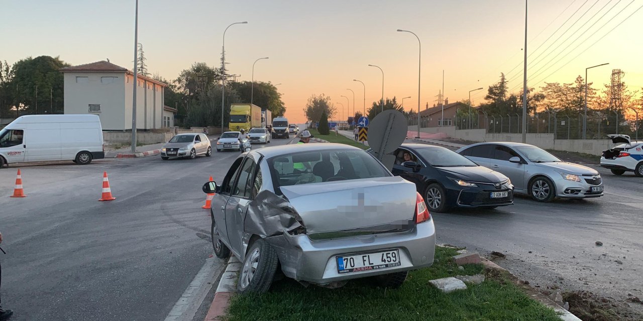 Cip ile otomobil birbirine girdi: 2 kişi yaralandı