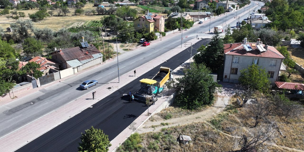 Konya'da araçların ön düzenini bozan yollar tek tek asfaltlanıyor