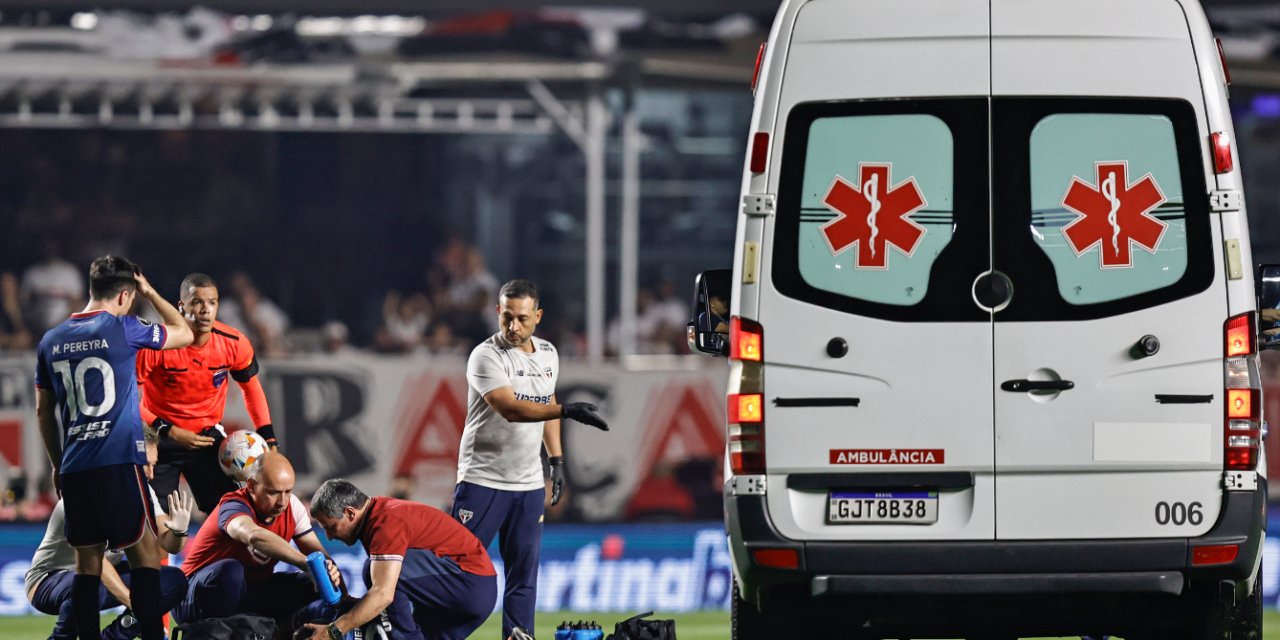 Uruguaylı futbolcu sevenlerini yasa boğdu