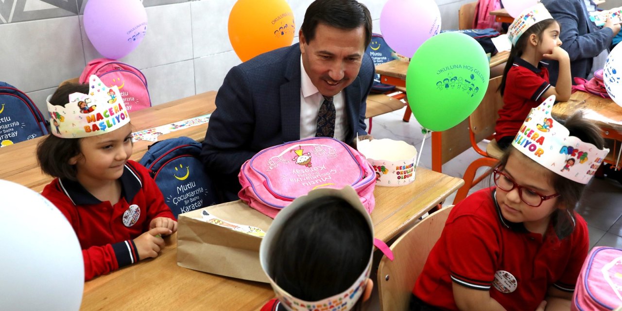 Karatay’da gelenek bozulmadı! Binlerce Konyalı öğrenciye eğitim desteği