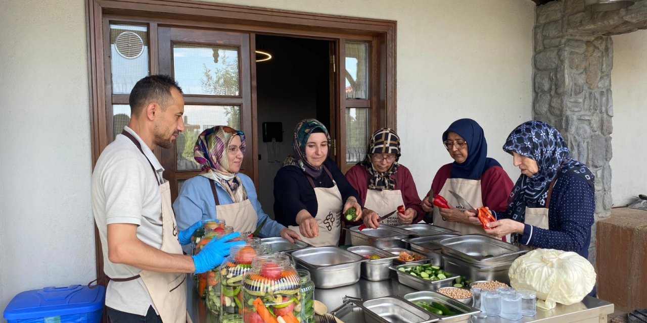 Konya'da sonbahar mutfak hazırlıkları Konya Belediyesiyle yapılıyor