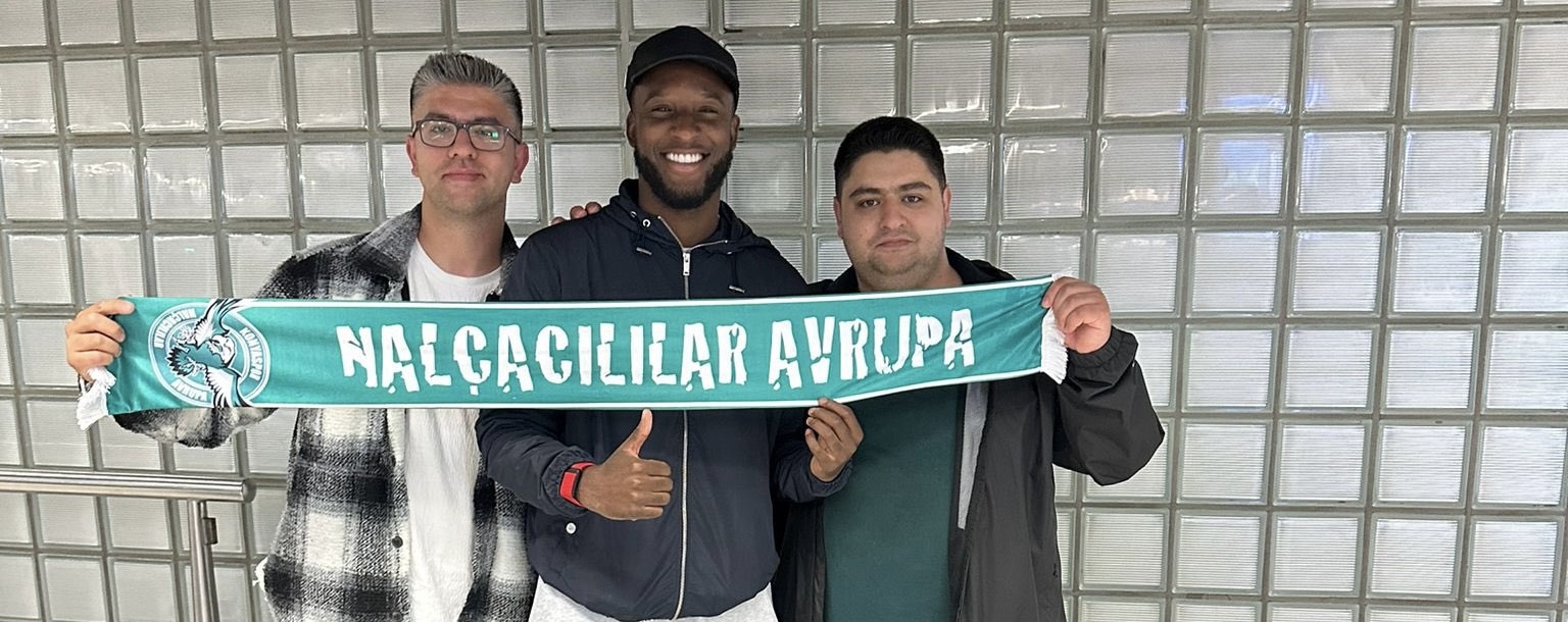 Konyaspor’un yeni stoperi Konya’ya uğurlandı!