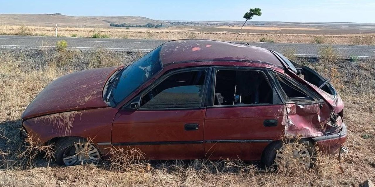 Konya'da korkutan kaza! Yoldan çıkan araç şarampole yuvarlandı