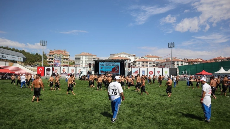 Konyalı güreşçi İsmail Koç, Ankara'da Başpehlivan oldu