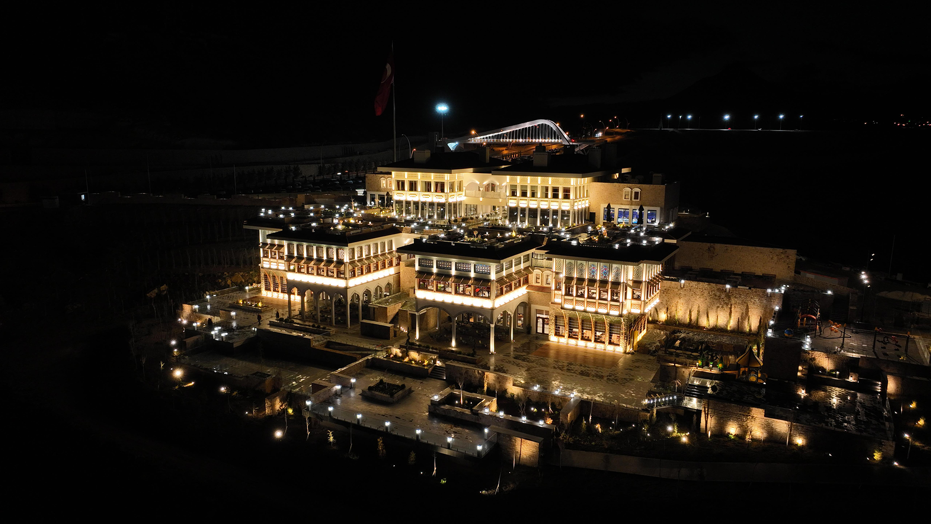 Konya’da belediyeler yarışta. Kafe ve restoranlar peş peşe açılıyor