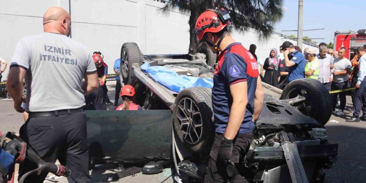 İzmir’deki kazada can pazarı: 3 ölü, 2 yaralı