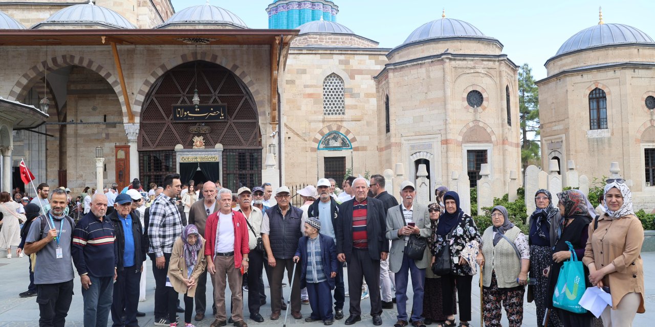 Konya'nın büyükleri, Mevlana Türbesi'ni ziyaret etti