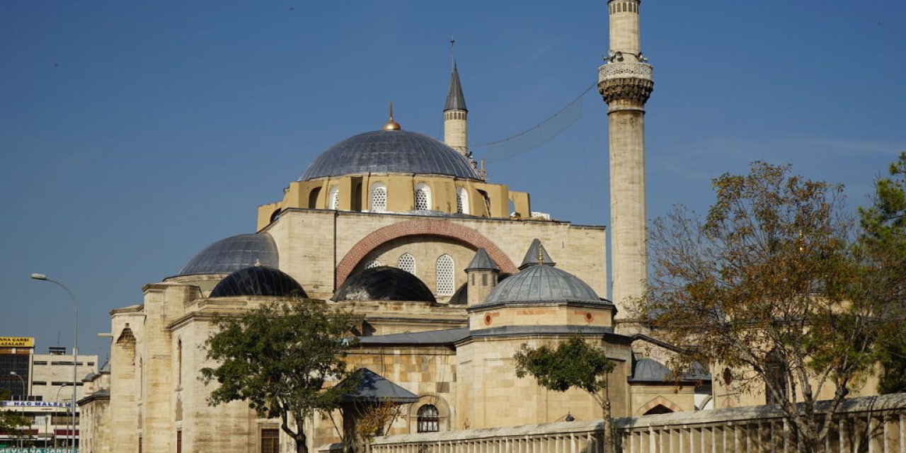 Konyalıların akın ettiği merkezdeki cami kapatılıyor