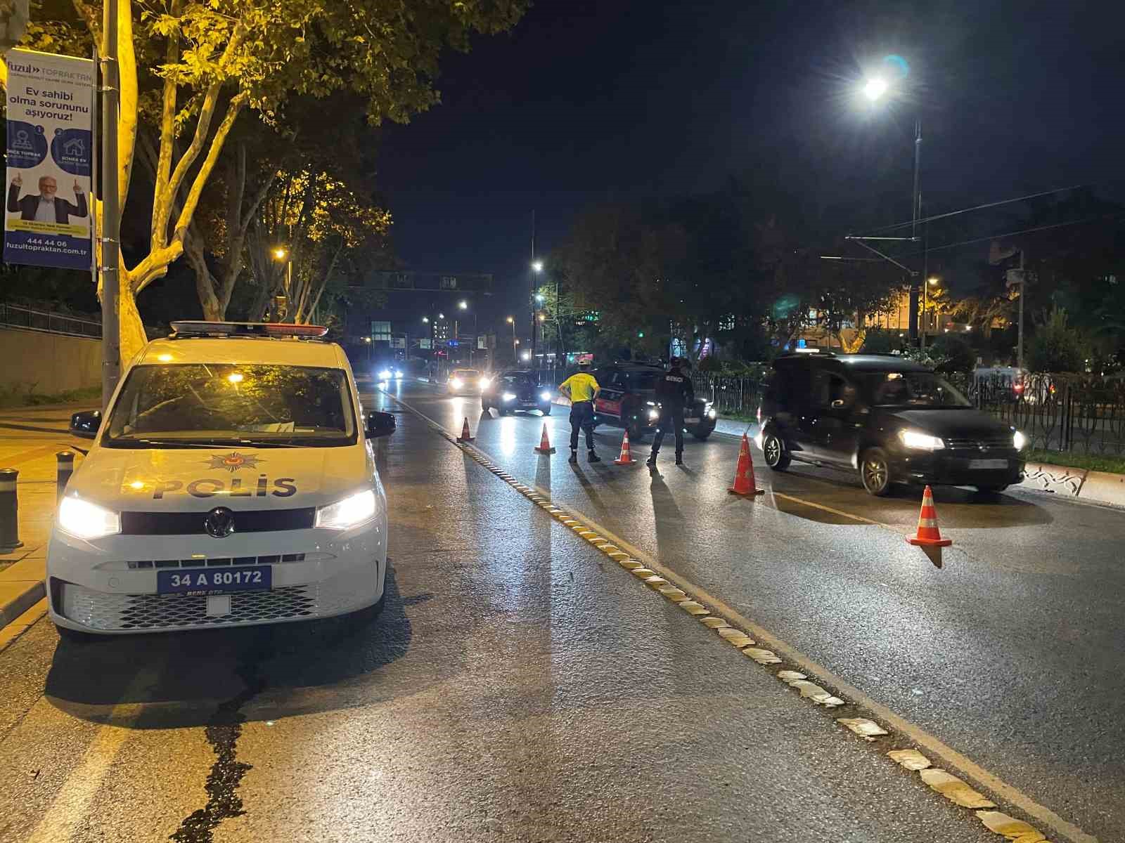 Huzur uygulaması yapıldı, araçlar tek tek arandı