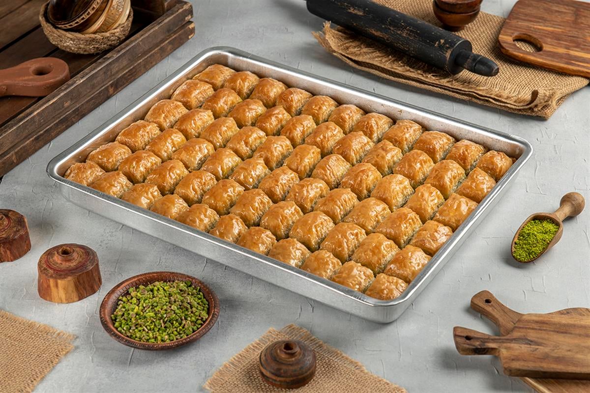 Konya’nın meşhur marketi 108 liradan baklava satacak. Tam 11 şubesi var