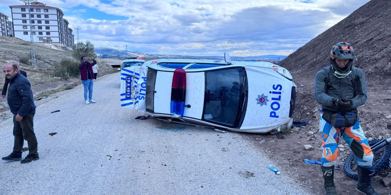 Polis arabası kovalamaca sırasında devrildi: 2 polis yaralı