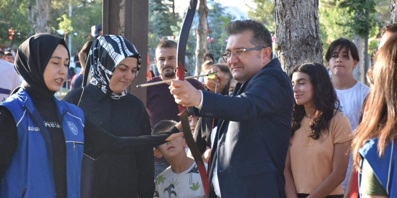 Karapınar Belediyesi'nden öğrencilere büyük destek