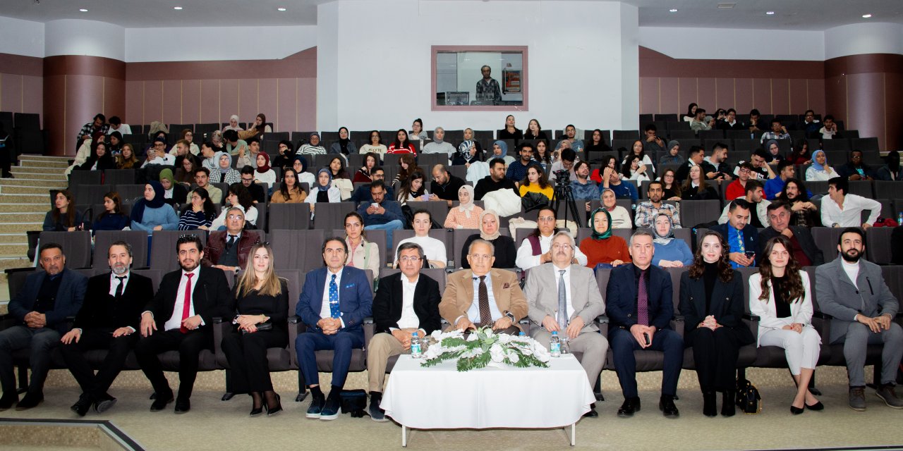 Selçuk Üniversitesi öğrencilerine eczacılığın önemi anlatıldı