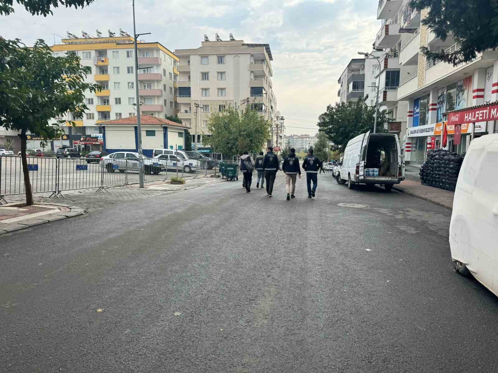 Belediye önünde polislere taşlı saldırıda 10 tutuklama