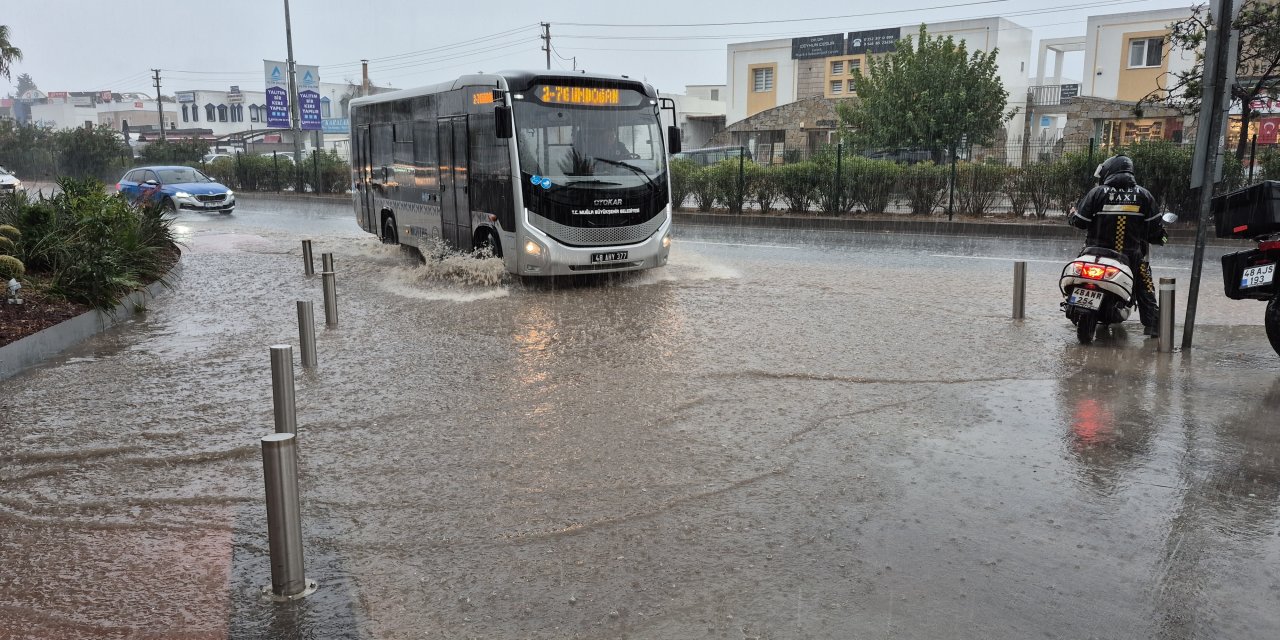 Türkiye'nin turizm merkezi sular altında kaldı