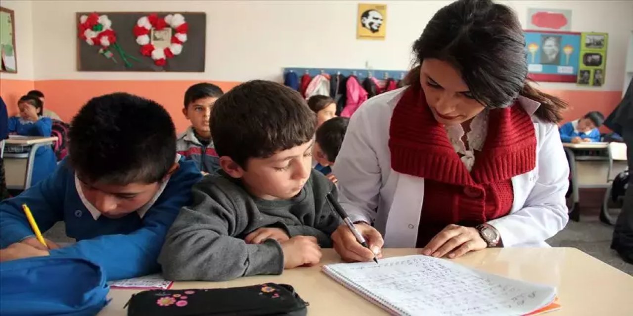 Konyalı vekilden mülakat çıkışı: Öğretmenliğin üstüne düşen gölge