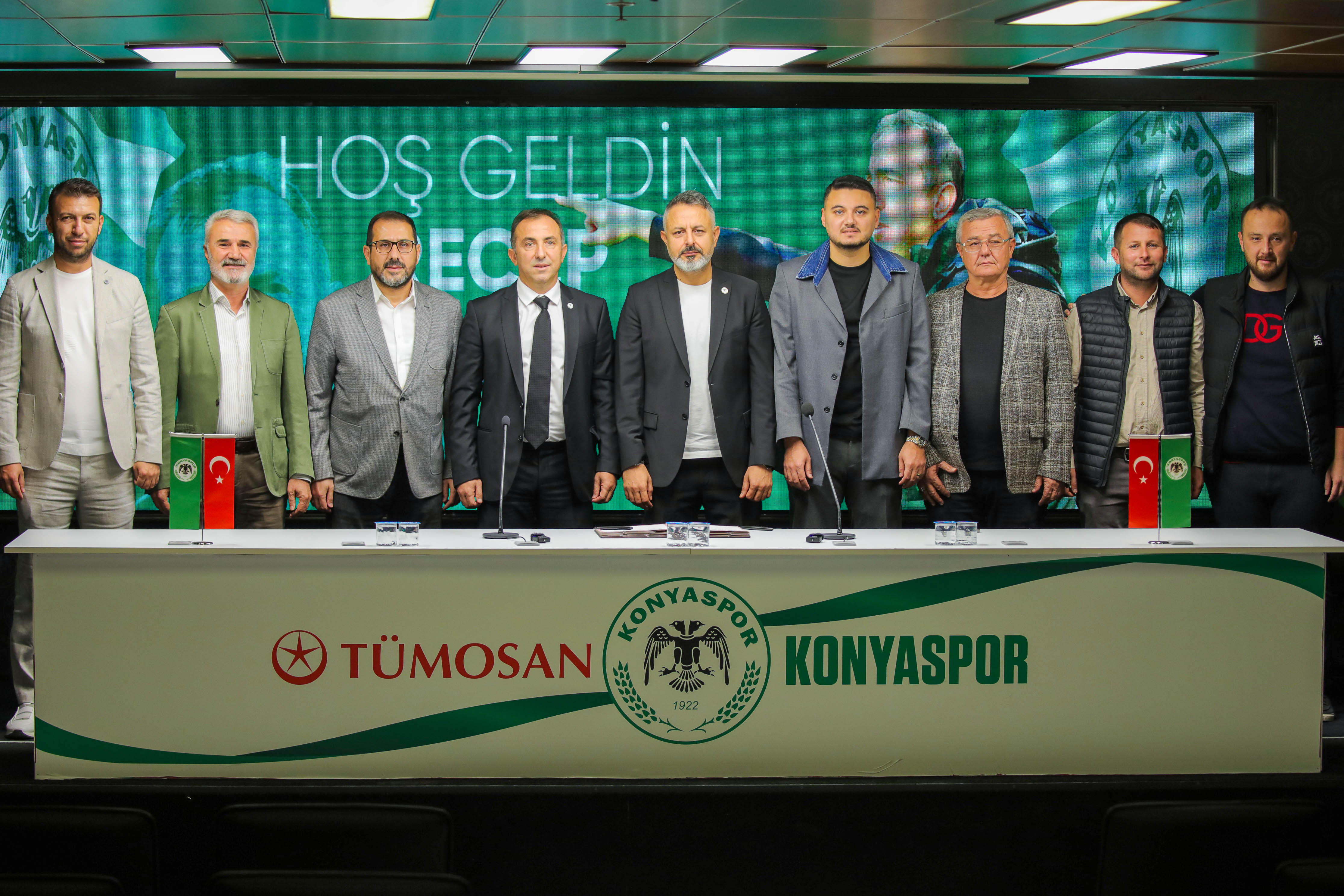 Konyaspor'da taraftarın meraklı bekleyişi sürüyor. Genel Kurul transferi etkileyecek mi?