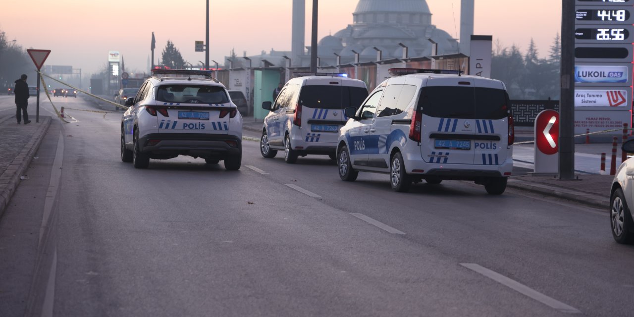 Konya'da soyguncu, polise ateş açınca vuruldu. Polis aracına kurşun isabet etti