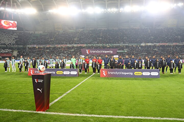 Konyaspor-Fenerbahçe maçında topun oyunda kaldığı süre çok konuşulur