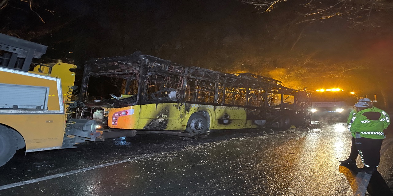 İstanbul'da faciaya ramak kaldı; toplu taşıma otobüsü alev alev yandı