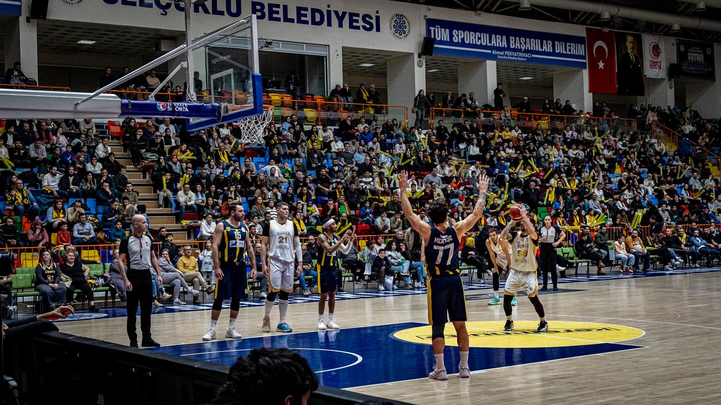 Konya Büyükşehir Belediyespor, son saniyede güldü