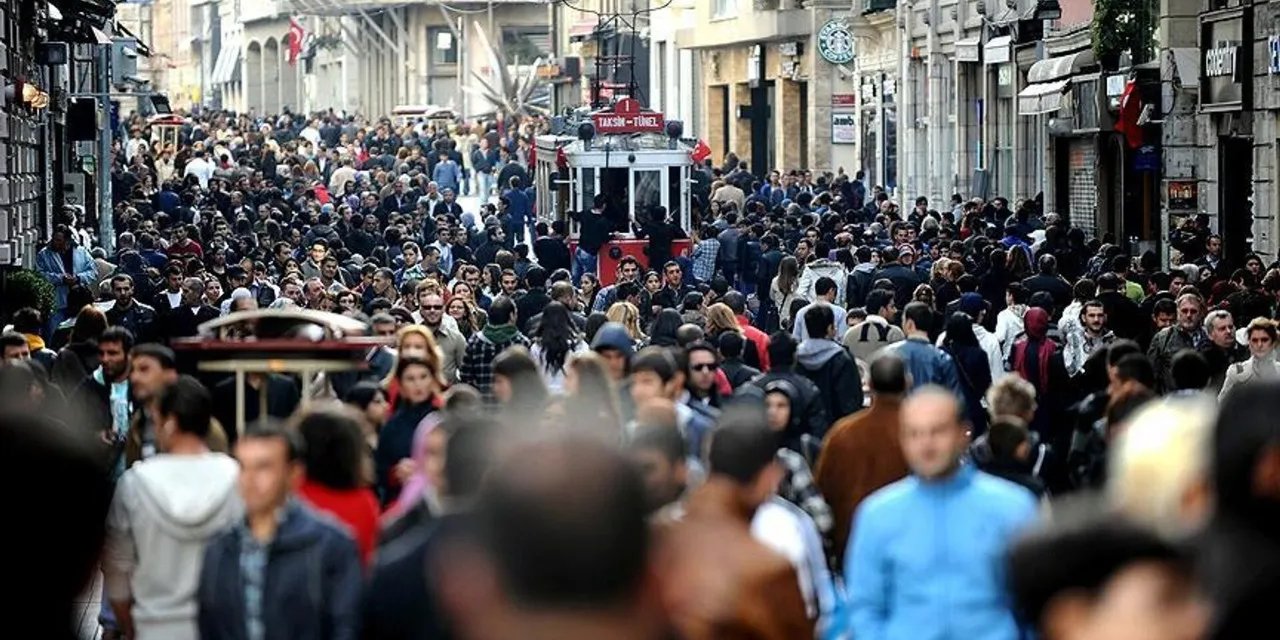 Türkiye'nin yüzde 49,6'sı mutlu; mutluluğun kaynağı evlilik ve aile gösterildi