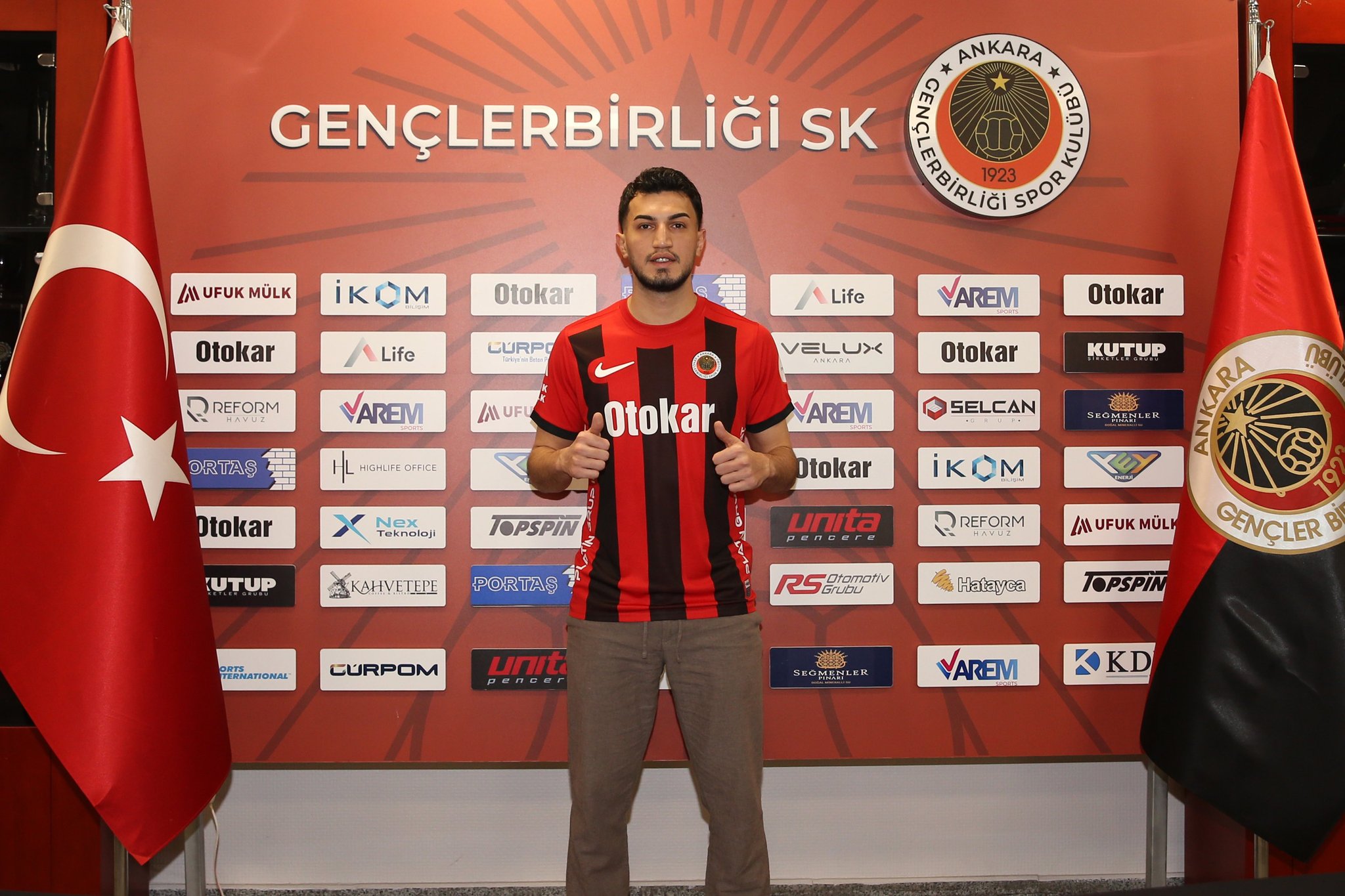 Konyaspor'dan sonra Adanaspor'a gitmişti. Yeni adresi Gençlerbirliği oldu