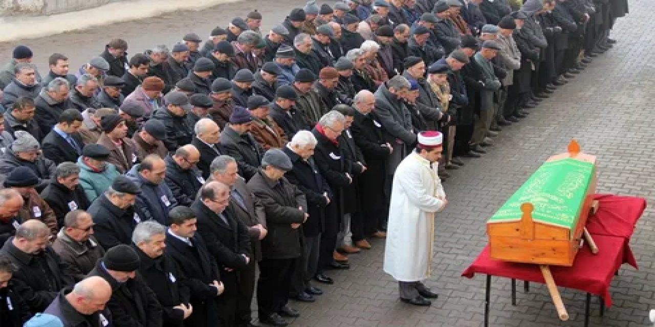 Ereğli'de acı olay; Annesi için mevlit okuturken hayatını kaybetti