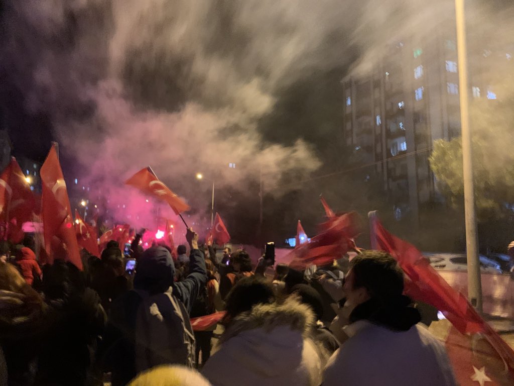 Konya'da çok sayıda kişi gözaltına alındı. Grup dağılıyor