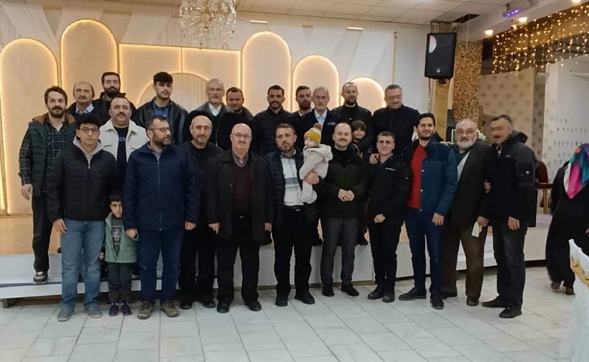 Trabzonlular Konya'da iftar sofrasında buluştu. Hasret giderdiler