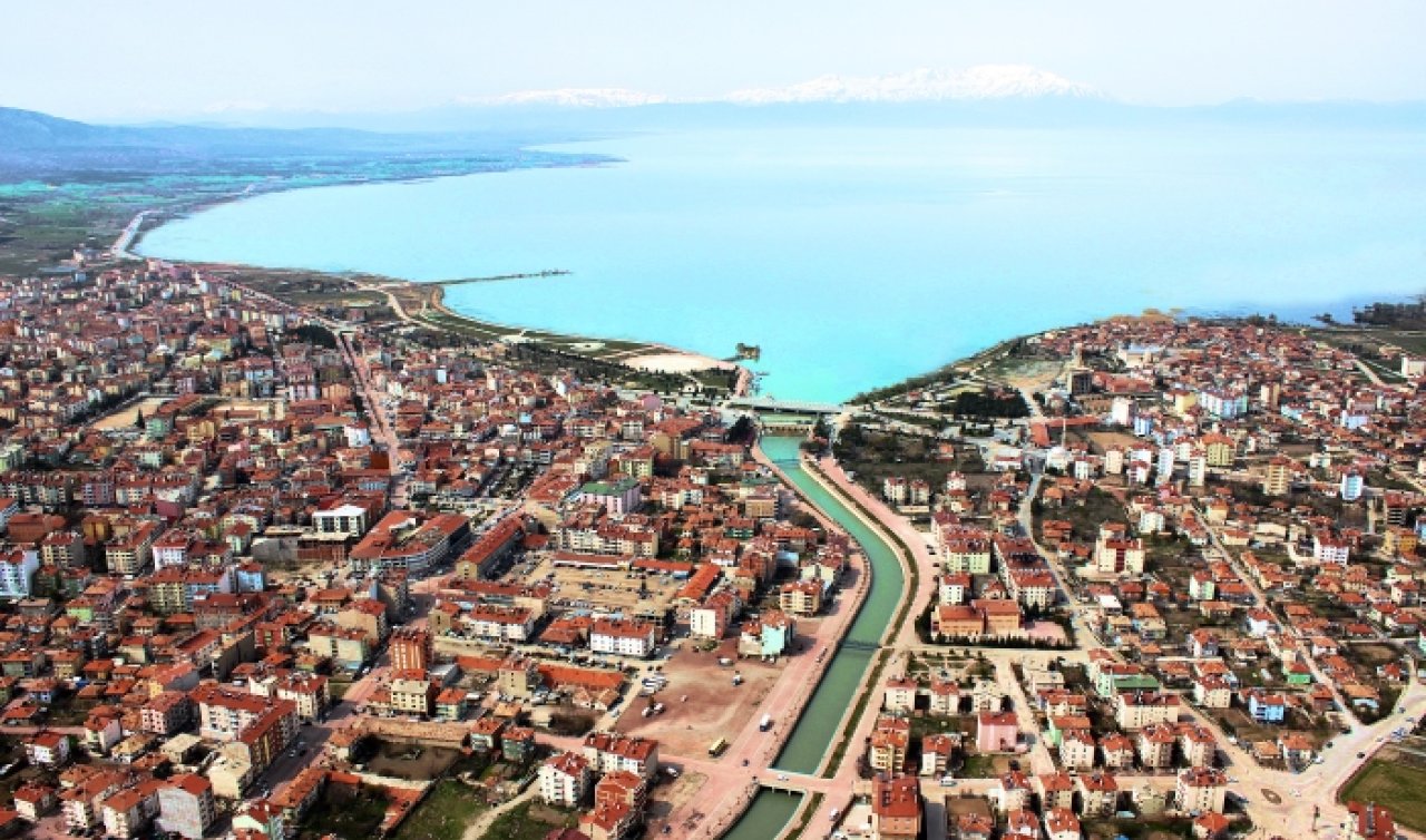 Konya'nın en büyük gölü kuruyor. Ovaya bu yıl tek damla su verilmeyecek