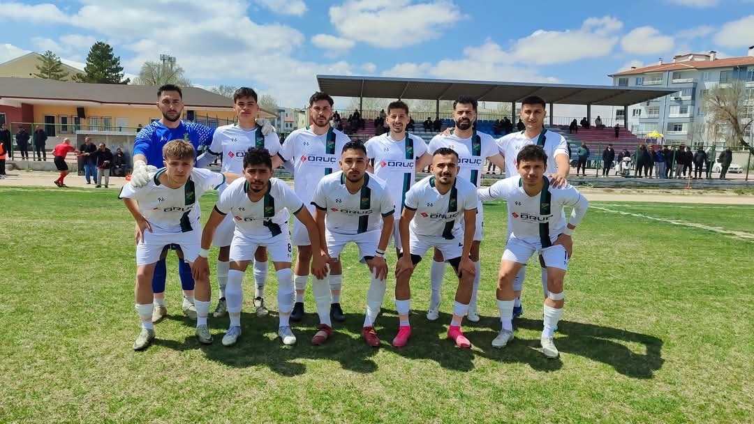 Karapınar Belediyespor'dan lider Karakartalar'a tek gollü tarife