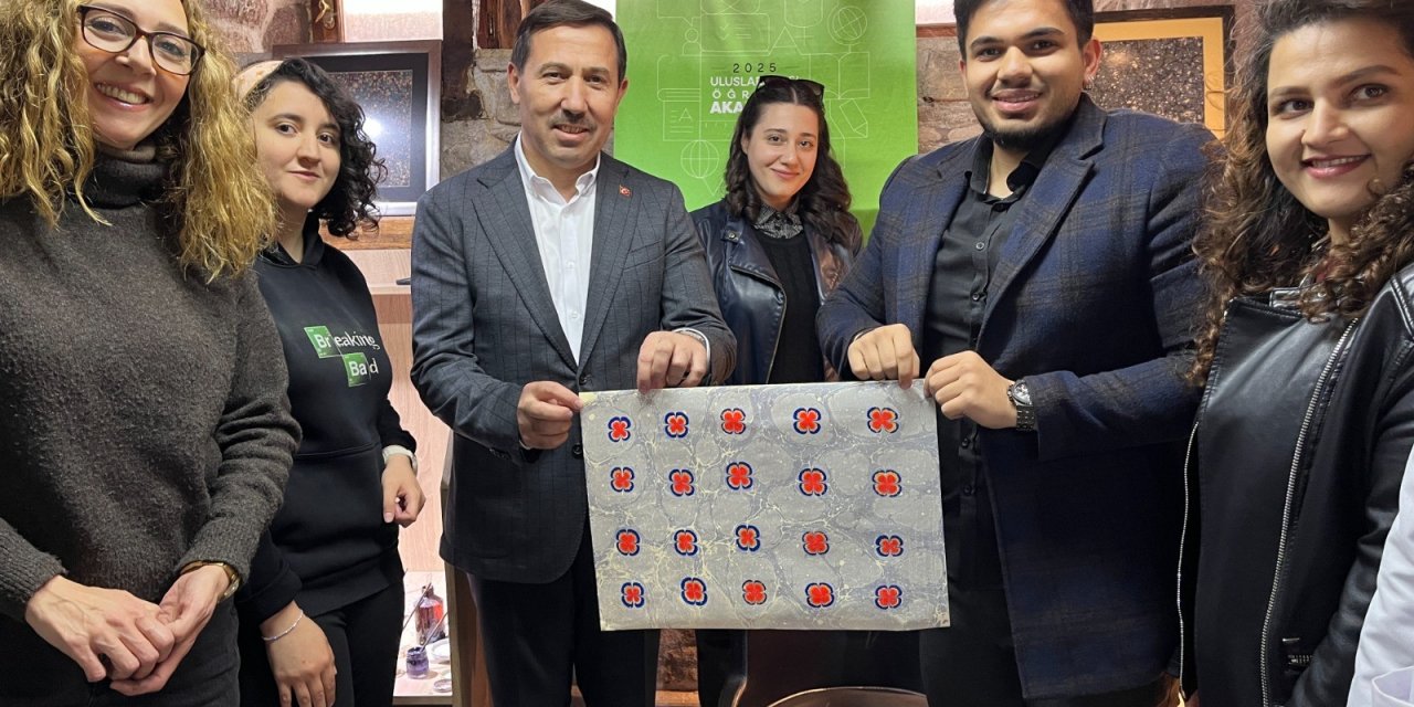 Karatay’da geleneksel sanatlar yabancı öğrencilerle buluşuyor