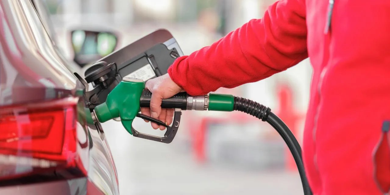 Benzinin litre fiyatına 1 lira civarında zam geliyor