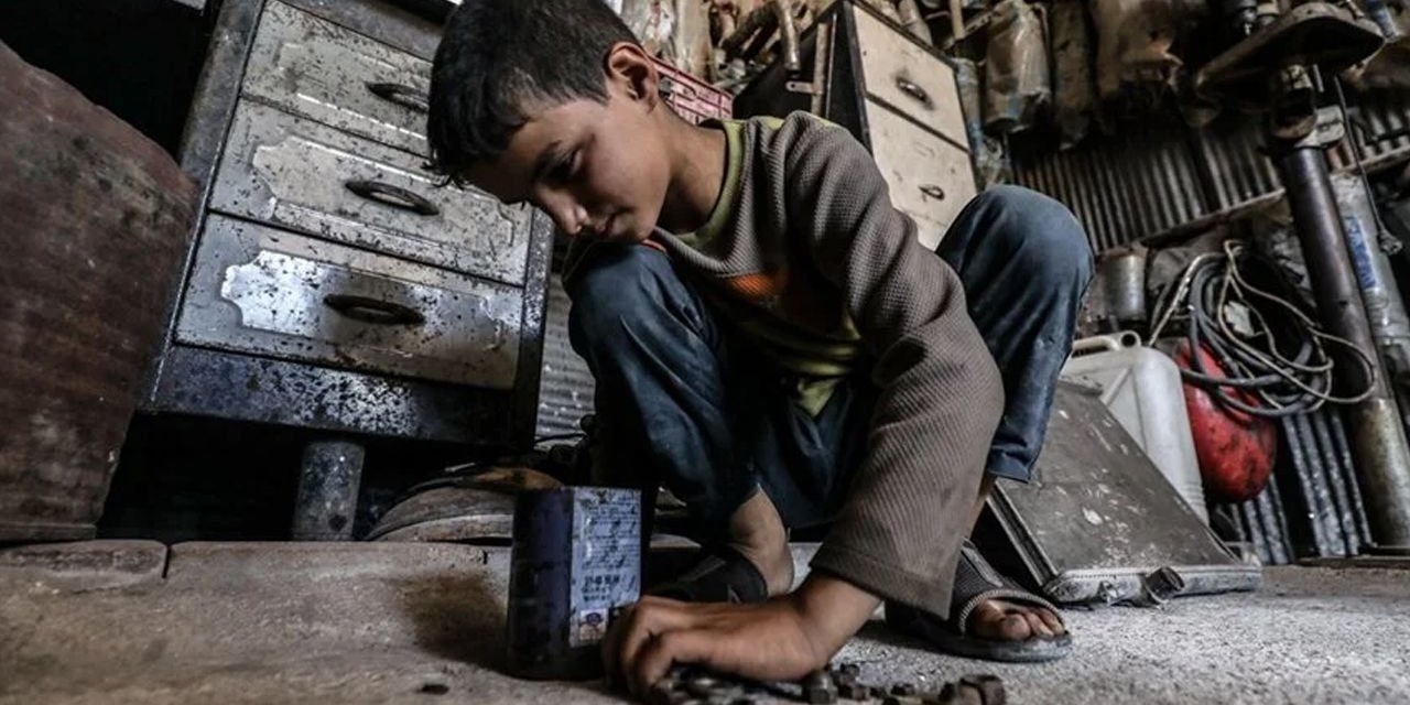 200 bin çocuk mercek altında; Bakanlık ekipleri sokaklarda