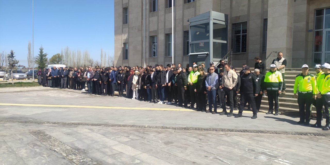Konya'da kanserden hayatını kaybeden komiser son yolculuğuna uğurlandı