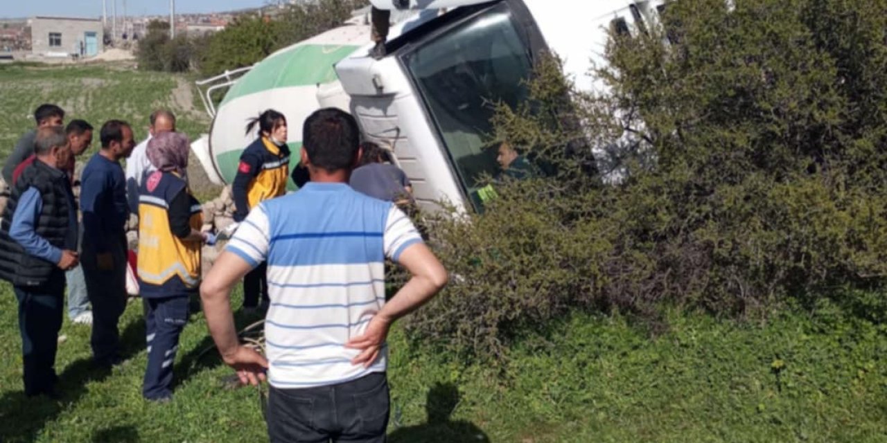 Konya'da felakete ramak kaldı; beton mikseri devrildi: 2 yaralı