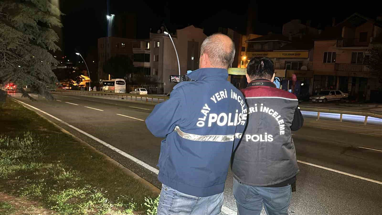 Otomobilin çarptığı kadın hayatını kaybetti