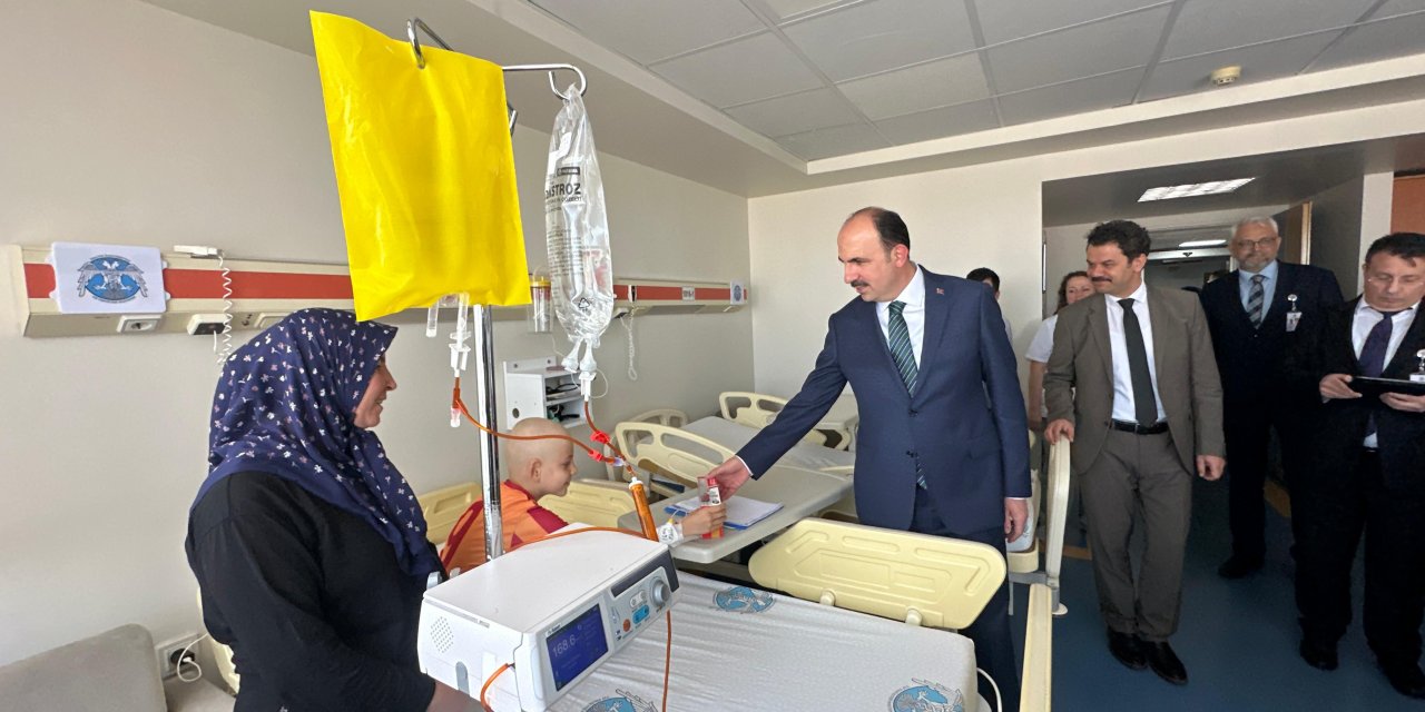 Başkan Altay'dan hastalara moral ziyareti