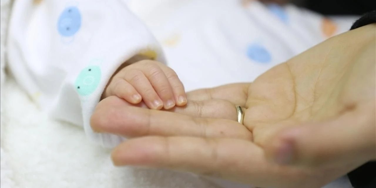 Ücretli doğum izni 1 yıla çıkarılıyor, kreş desteği geliyor