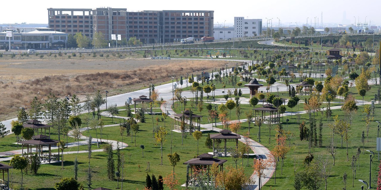 Konya'daki bu bina 27 yıldır gizemini koruyor. Görenler merak ediyor