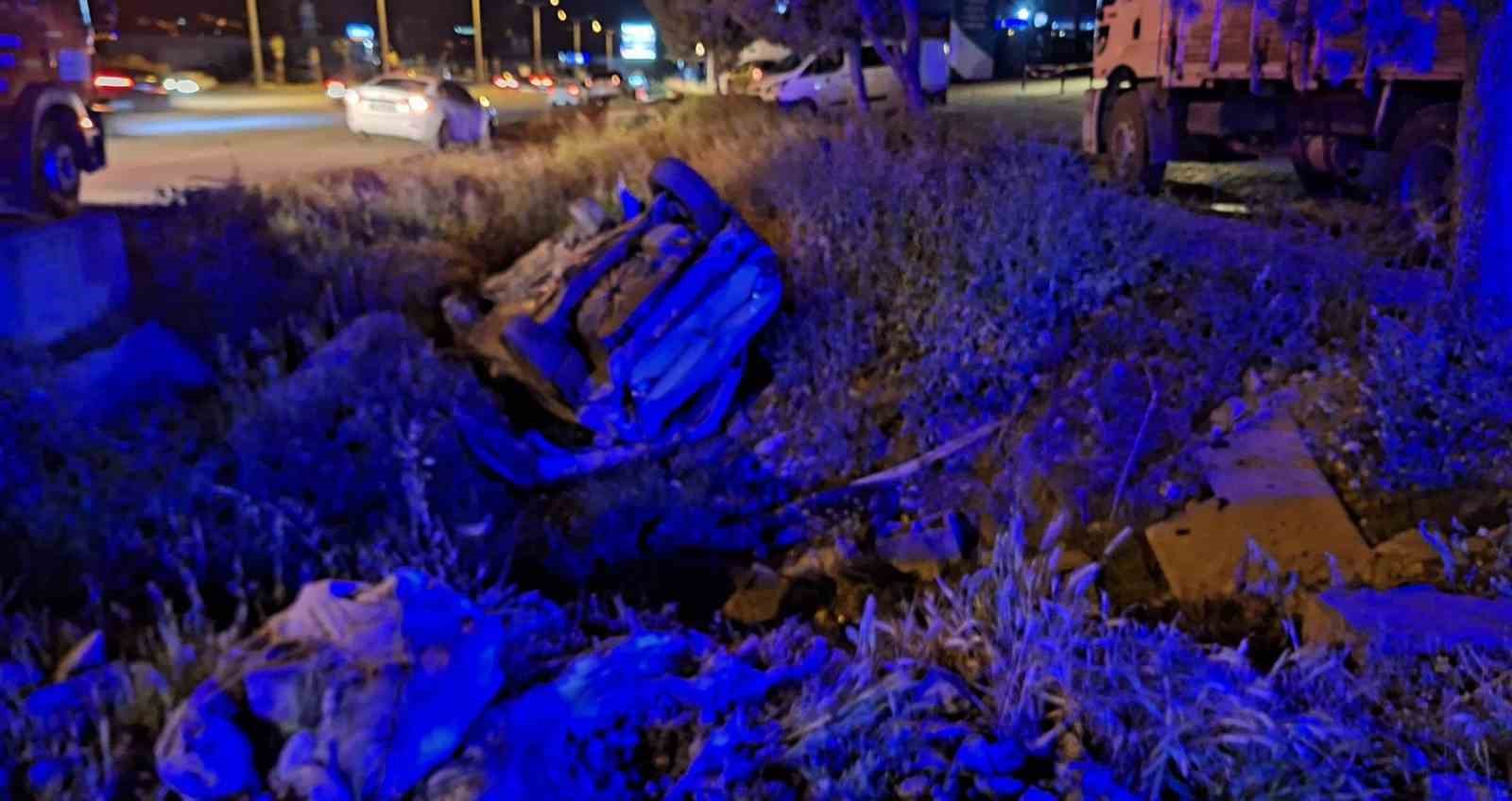 Otomobil yol kenarına düştü: 1 ölü