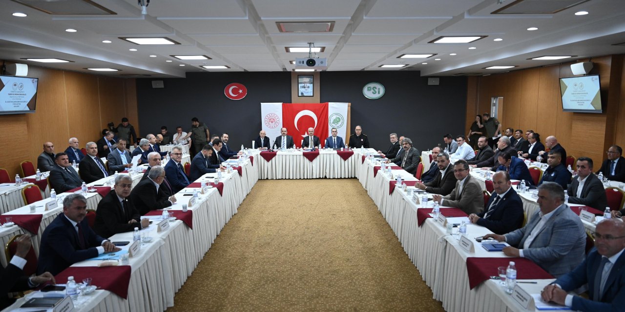 Konya'da kritik toplantı. Sahipsiz hayvan sorununa neşter
