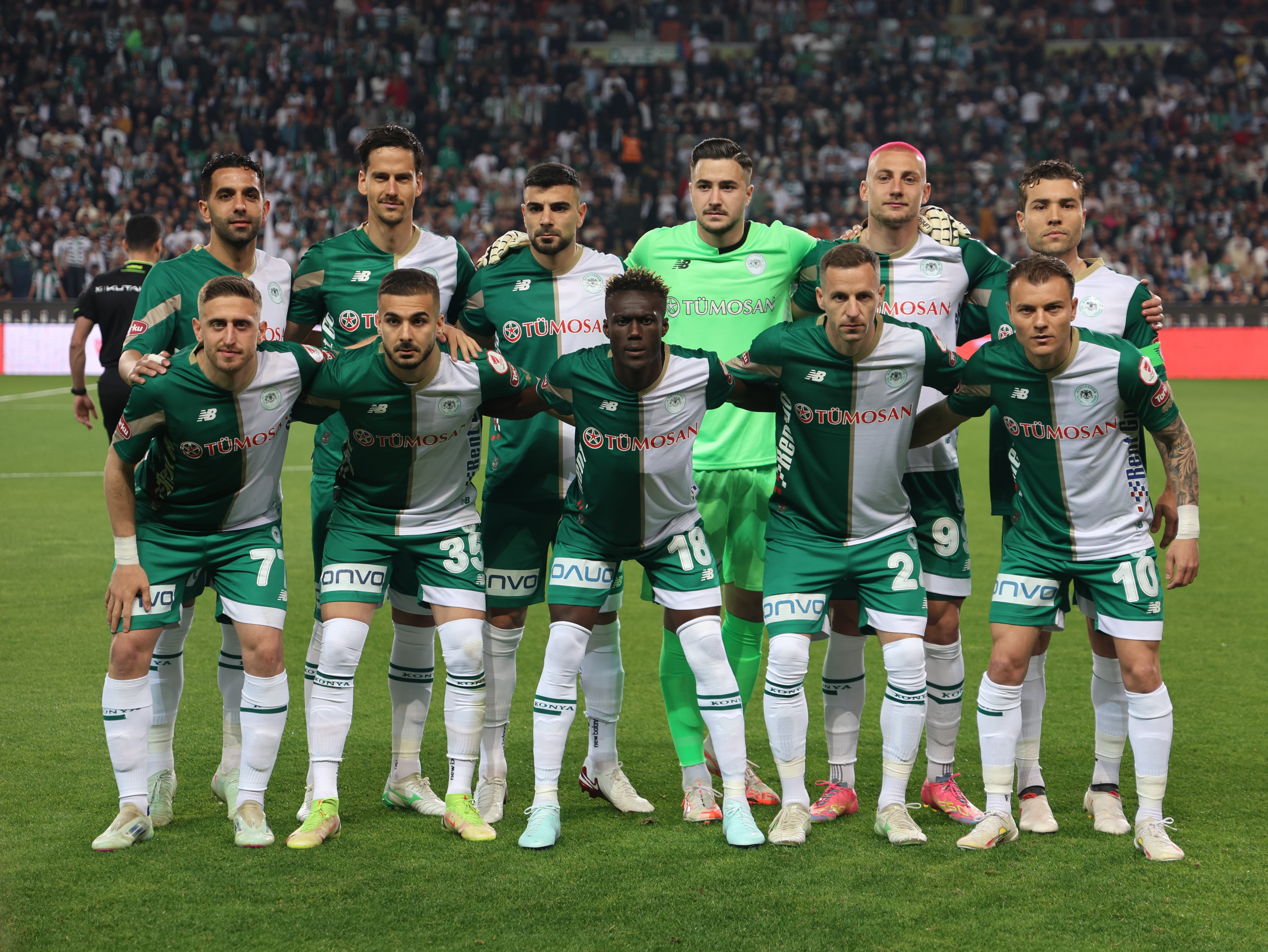 Konyaspor'un Avrupa hayali İstanbul'da kaldı. Taraftarın gözü kaçan 6 puanda