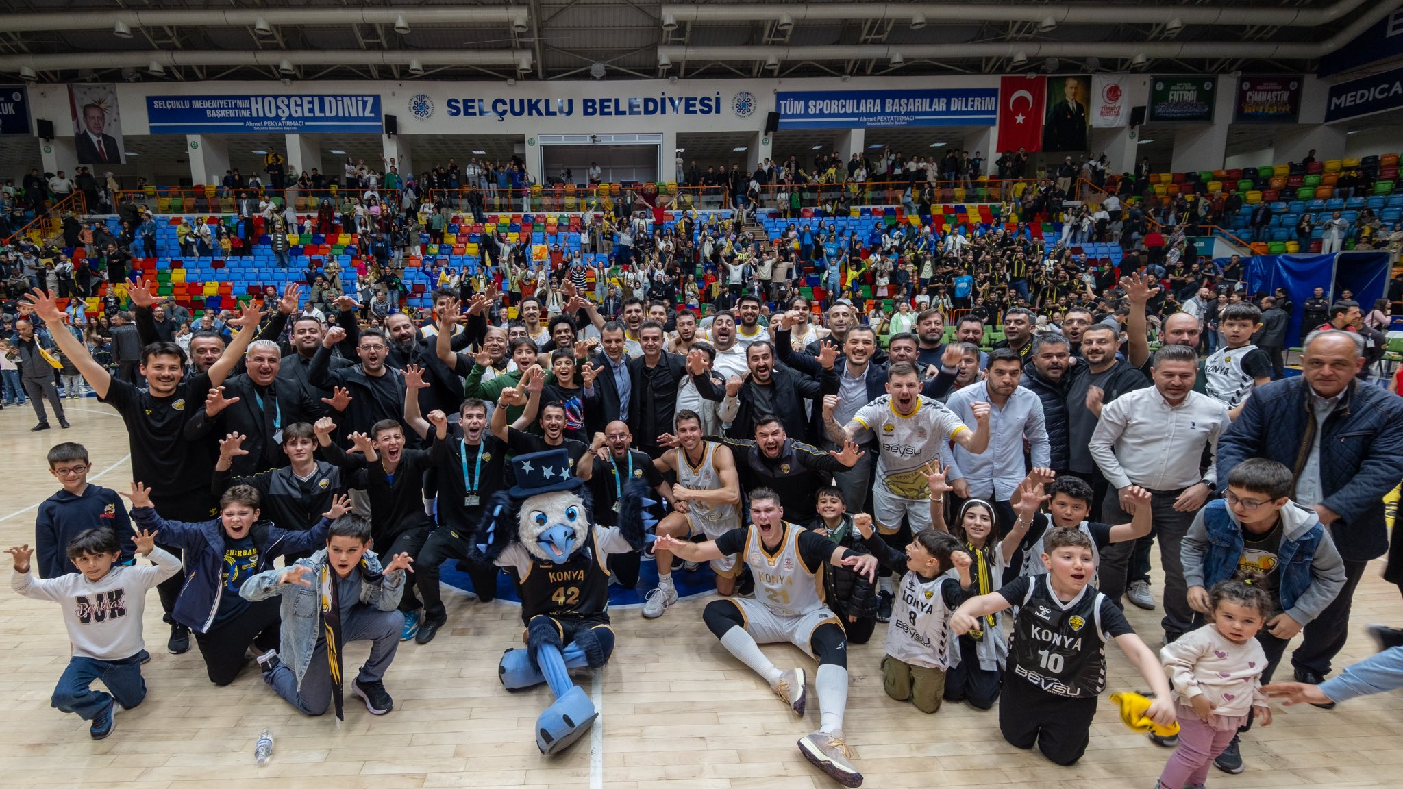 Konya Büyükşehir Belediyespor yarı finalde