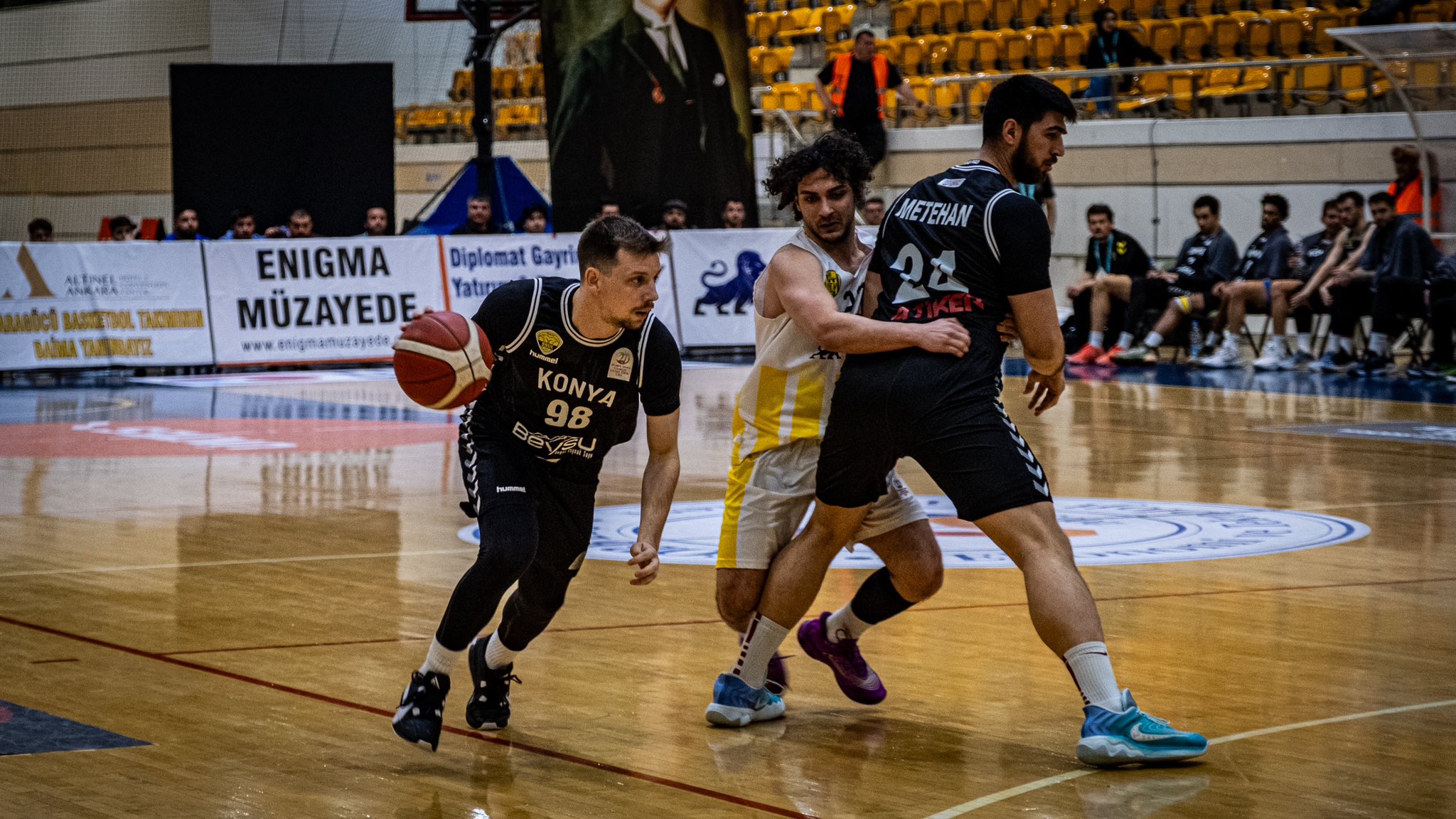Konya Büyükşehir, yarı finale kötü başladı. Gözler ikinci maçta