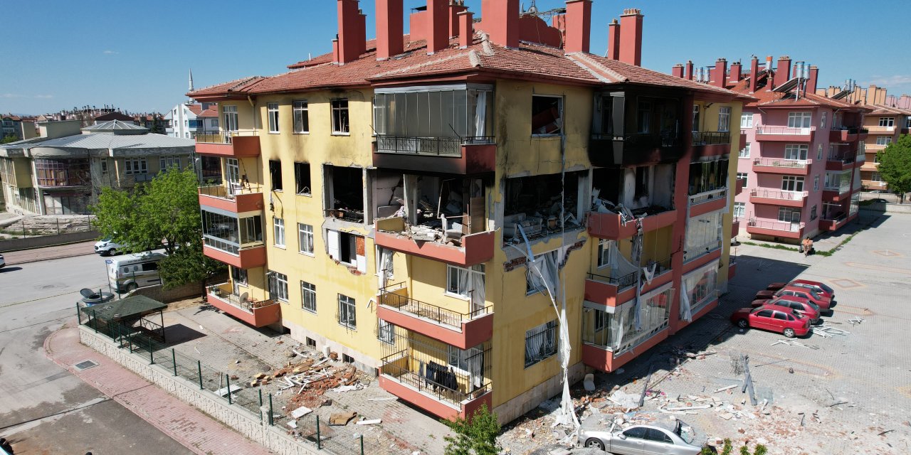 Konya'da yaşanan doğalgaz patlamasının etkisi sabahın ilk ışıklarıyla görüldü